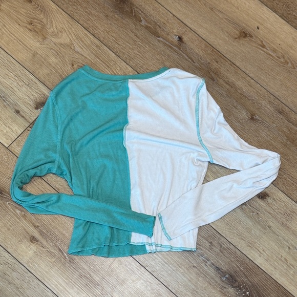 Wild Fable Green and White Ribbed Top cropped color block Large - Picture 3 of 5